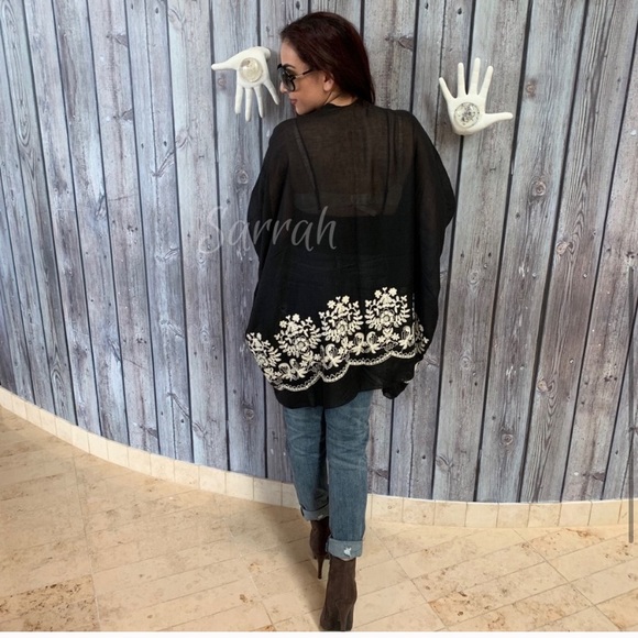 Last 1 New Boho Floral Embroidered Swimsuit Cover - Picture 3 of 6